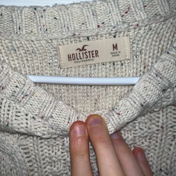 American Eagle Cream Sweater - Picture 2 of 2